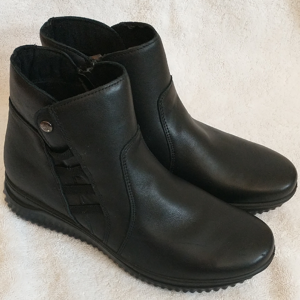 Enval Soft Made In Italy, Black Bootie, Euro 39, US‎ Size 8.5, Removable Insole